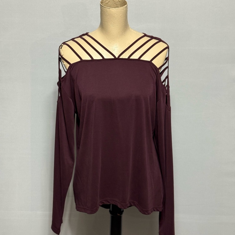 Buckle Women's Strappy Cold Shoulder Top - Burgundy
